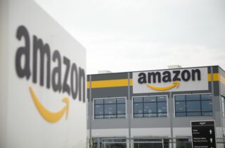 Amazon rozširuje svoj medzinárodný projekt: V strednej Európe zamestnáva 154 nepočujúcich