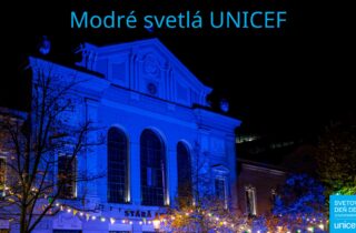 Modré svetlá UNICEF rozžiaria Slovensko namodro